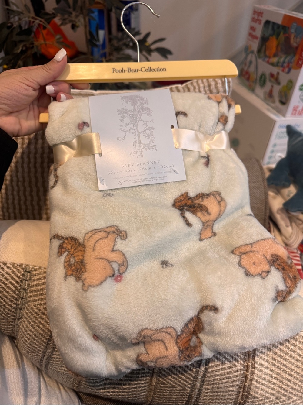 Source Unknown Cream Pooh-Bear Collection Baby Blanket with Tigger Print